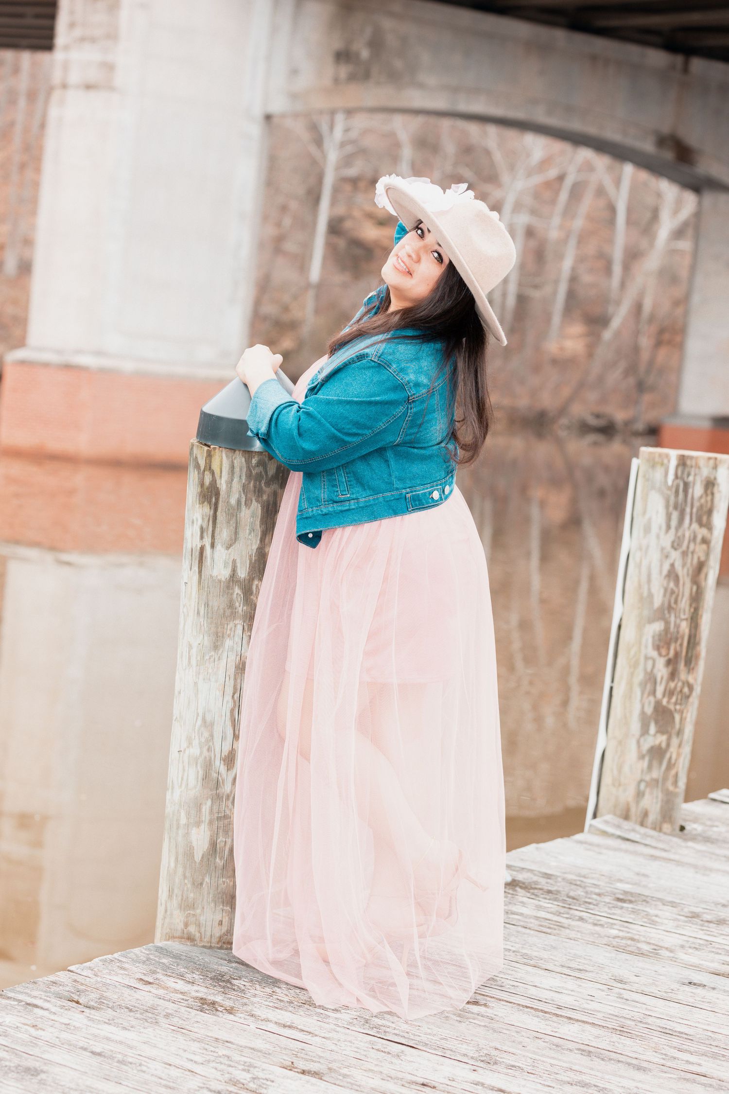 Outdoor photoshoot. Occoquan photoshoot. Lifestyle photography.