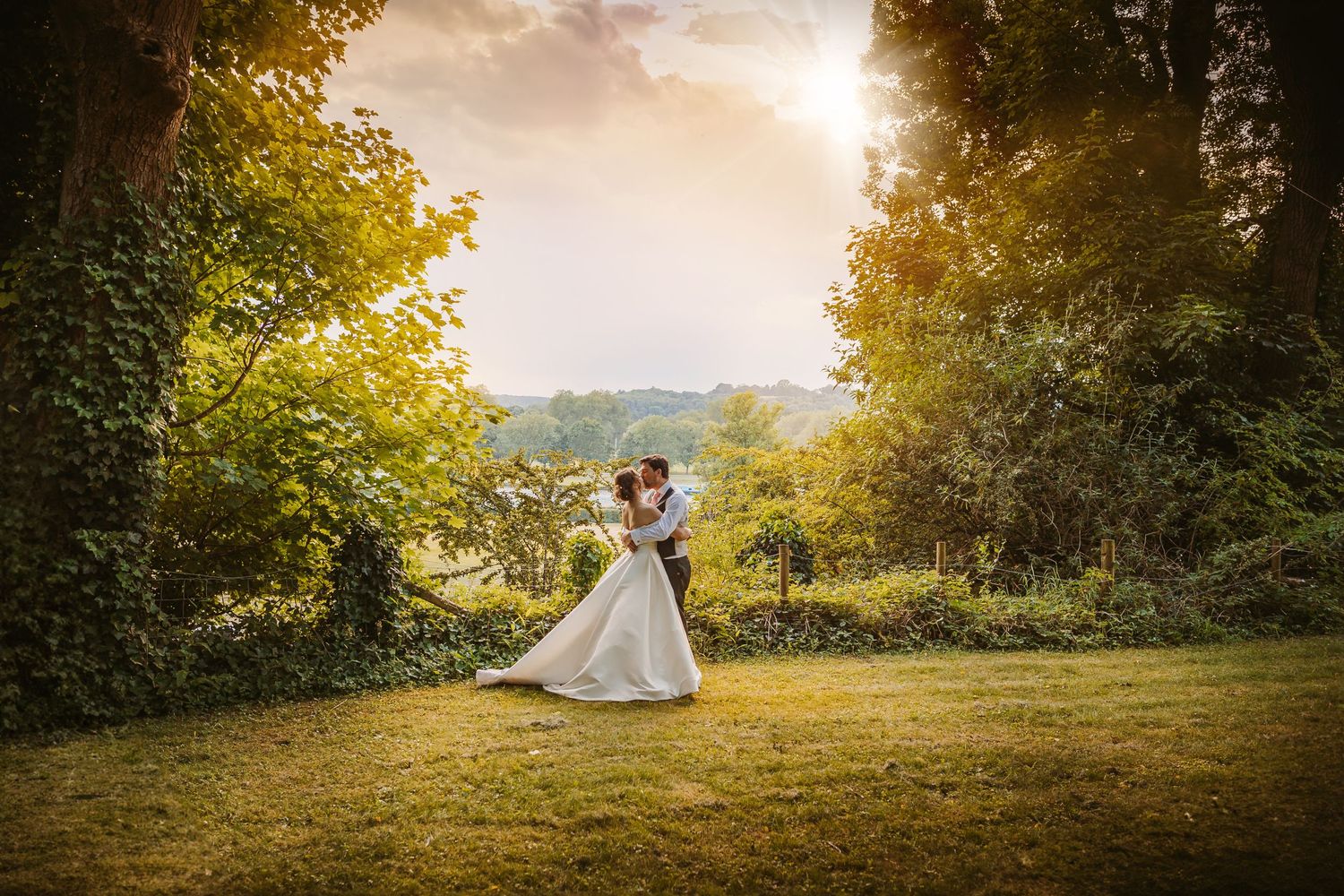 Remenham Court Henley Wedding photography www.vickyphotography.co.uk