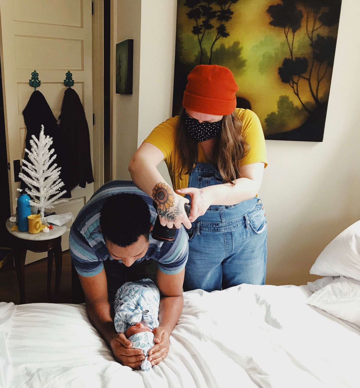 kimberly photographing newborn birth center birth family photographer portland oregon