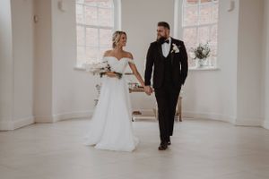 Affordable, Luxury Wedding Photographer in the UK.