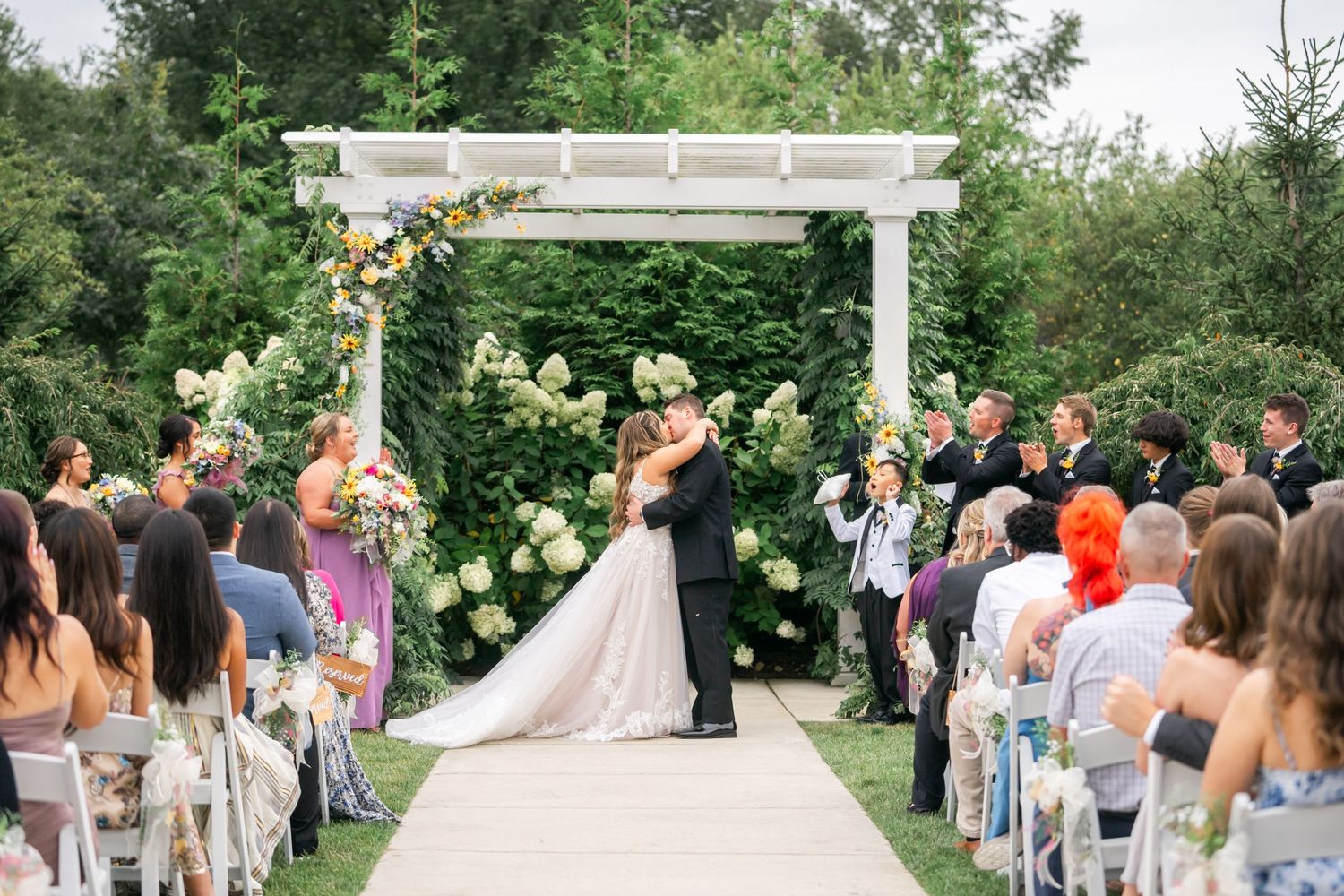Baypointe Inn Wedding Shelbyville Michigan Katie Gibbons Photography