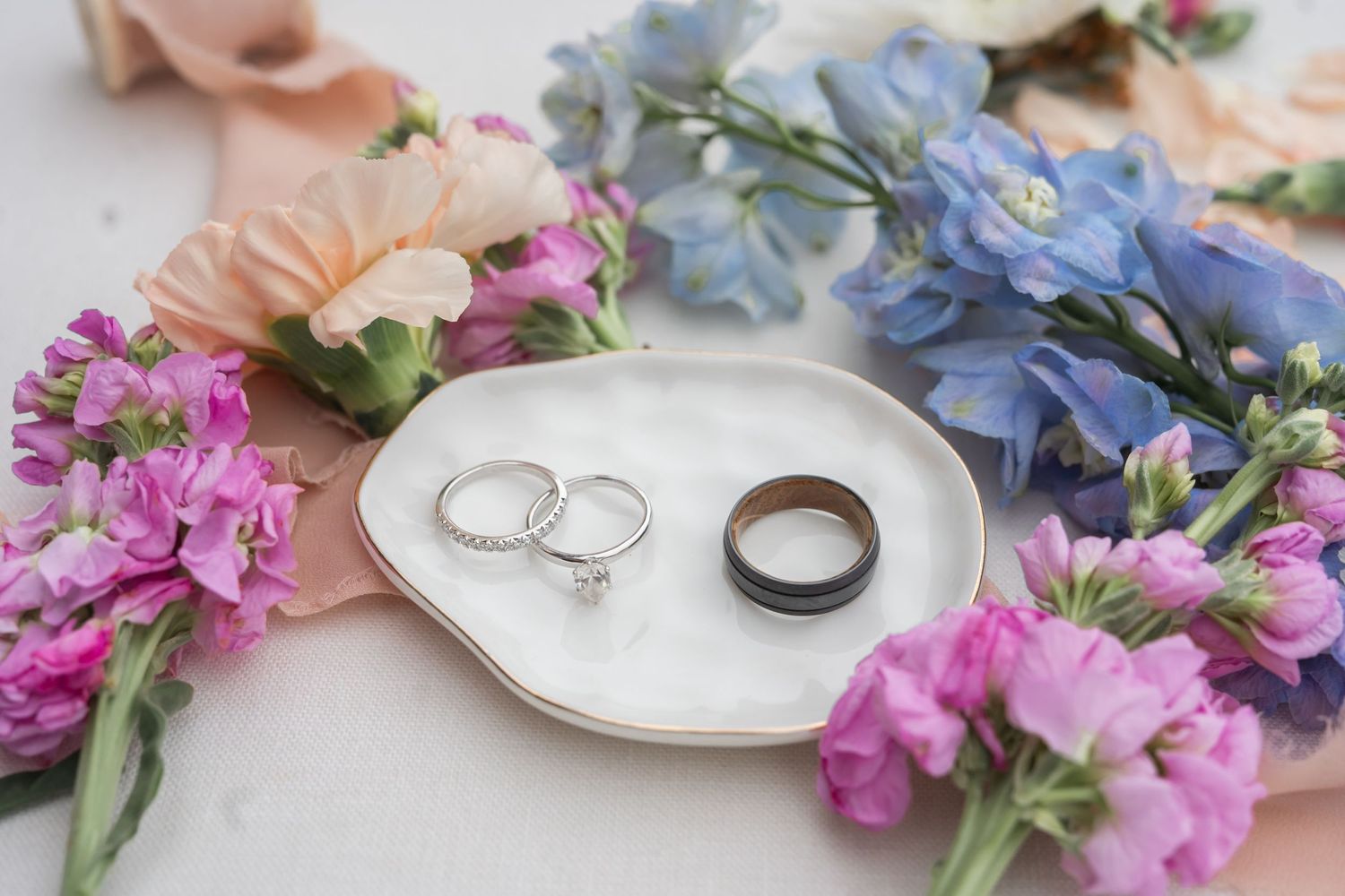 Baypointe Inn Wedding Shelbyville Michigan Katie Gibbons Photography