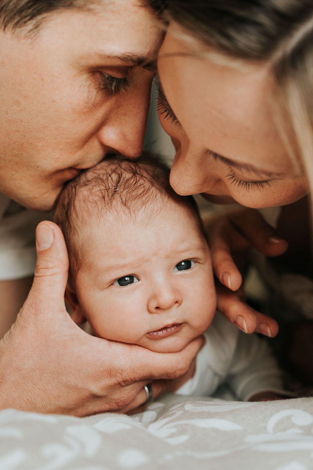 portret noworodka, mamy i taty - fotograf rodzinny Kraków