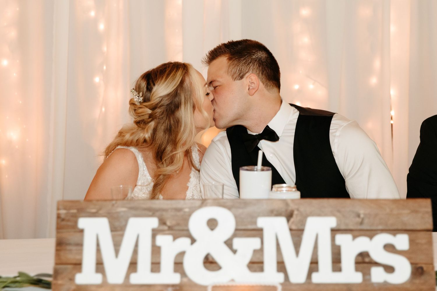 Ohio Photographer, Ohio Wedding, Wedding Photos, Bride and Groom Photos, Meadowbrook Park, Wedding Reception Photos