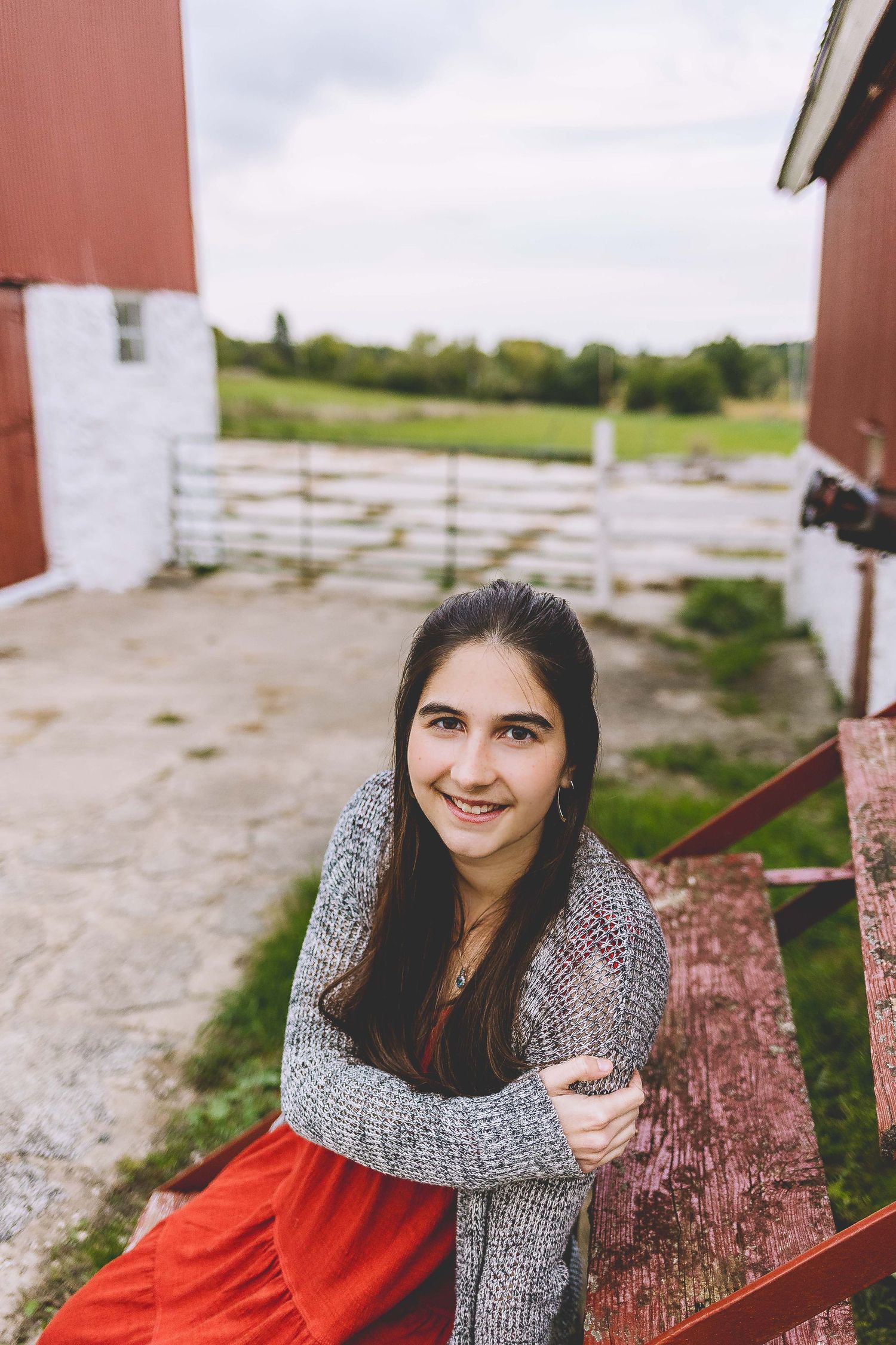 incredible photo of senior girl at a barn located hartland wi