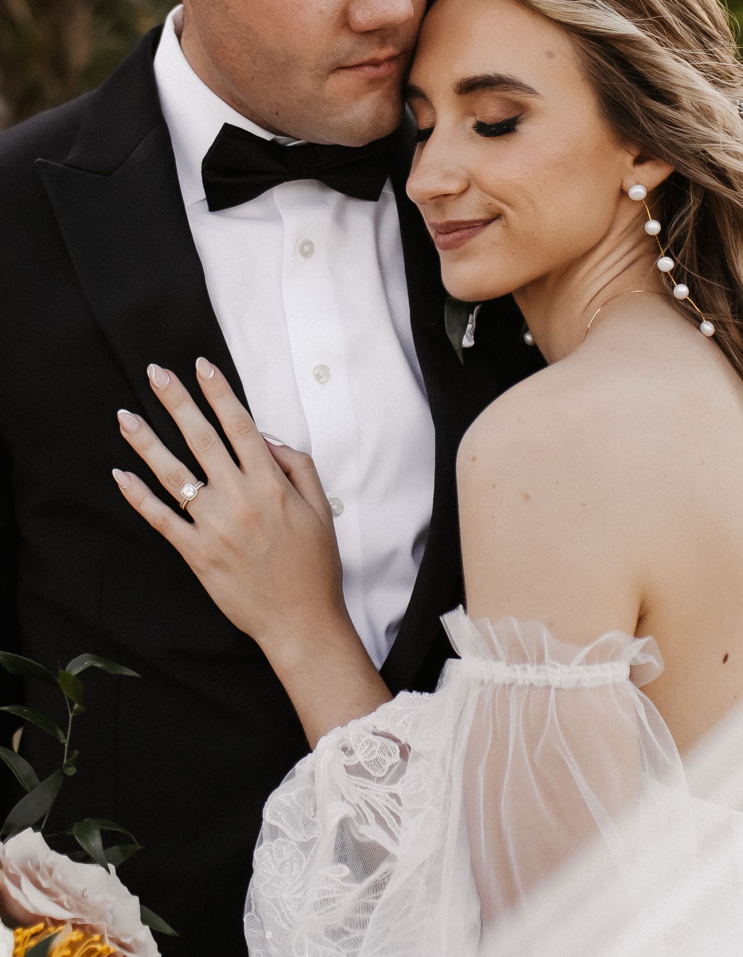 Elegant intimate classy modern romance weddings north Florida Ribault club east coast documentary photographer details