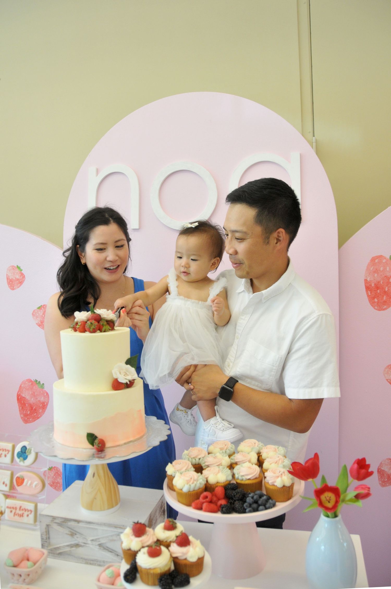 photo of family at first birthday party event