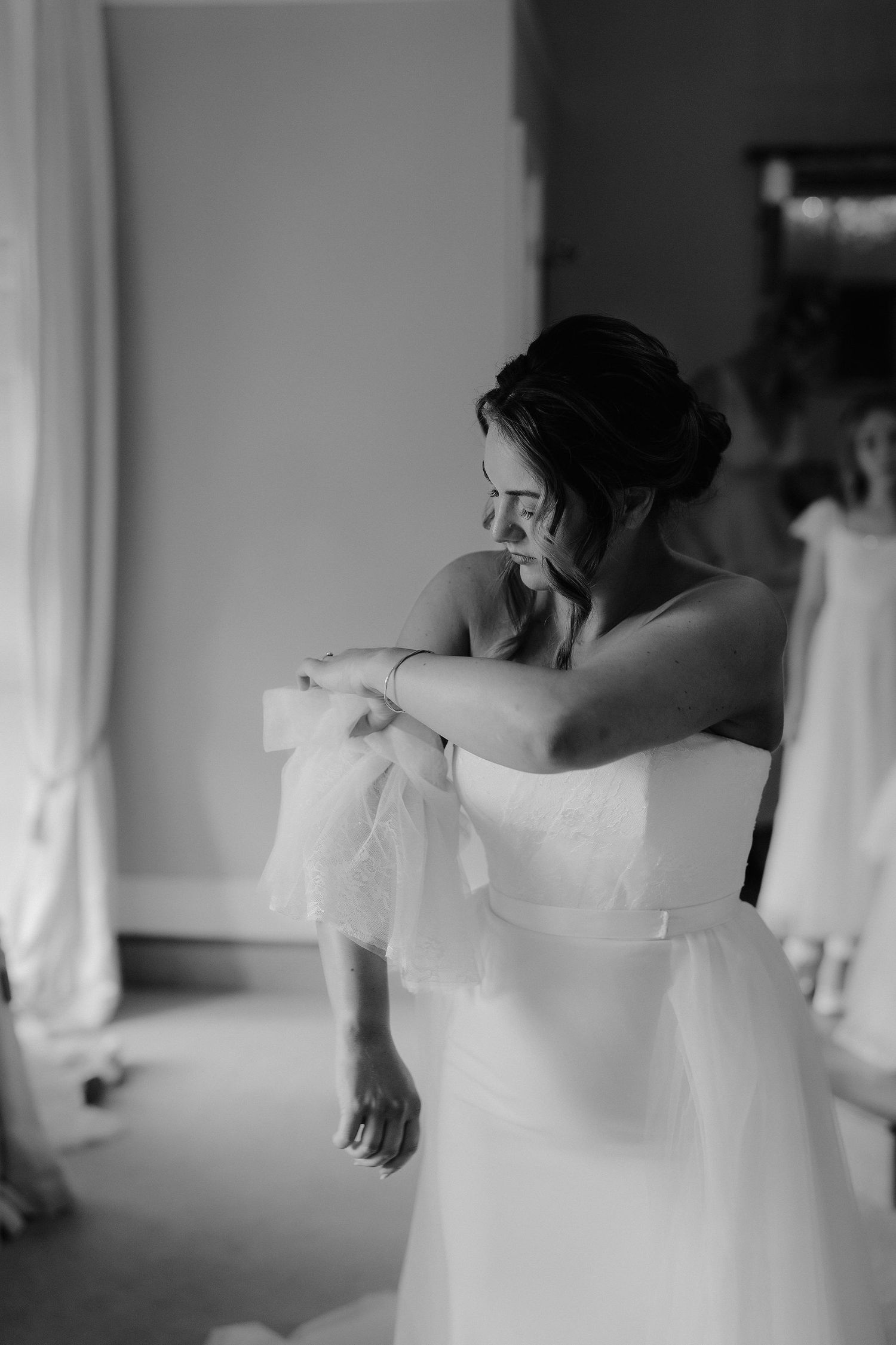 Pennard-house-summer-wedding-bride
