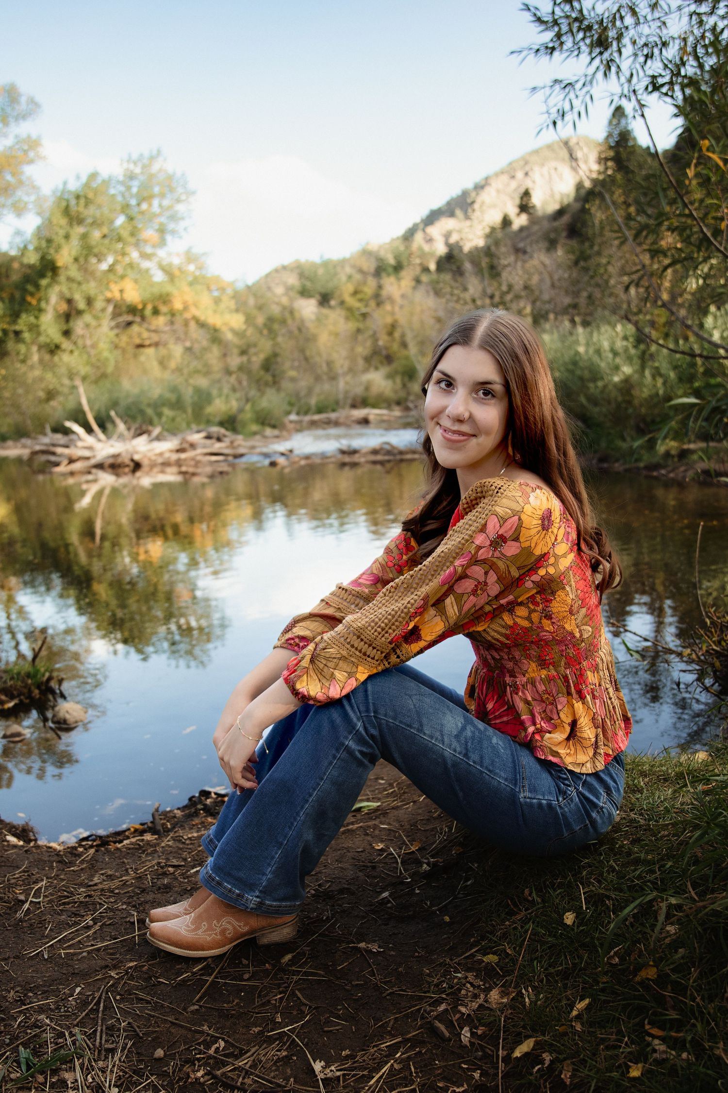 Vibrant fall colors: A senior portrait session at the stunning Lair O' The Bear.