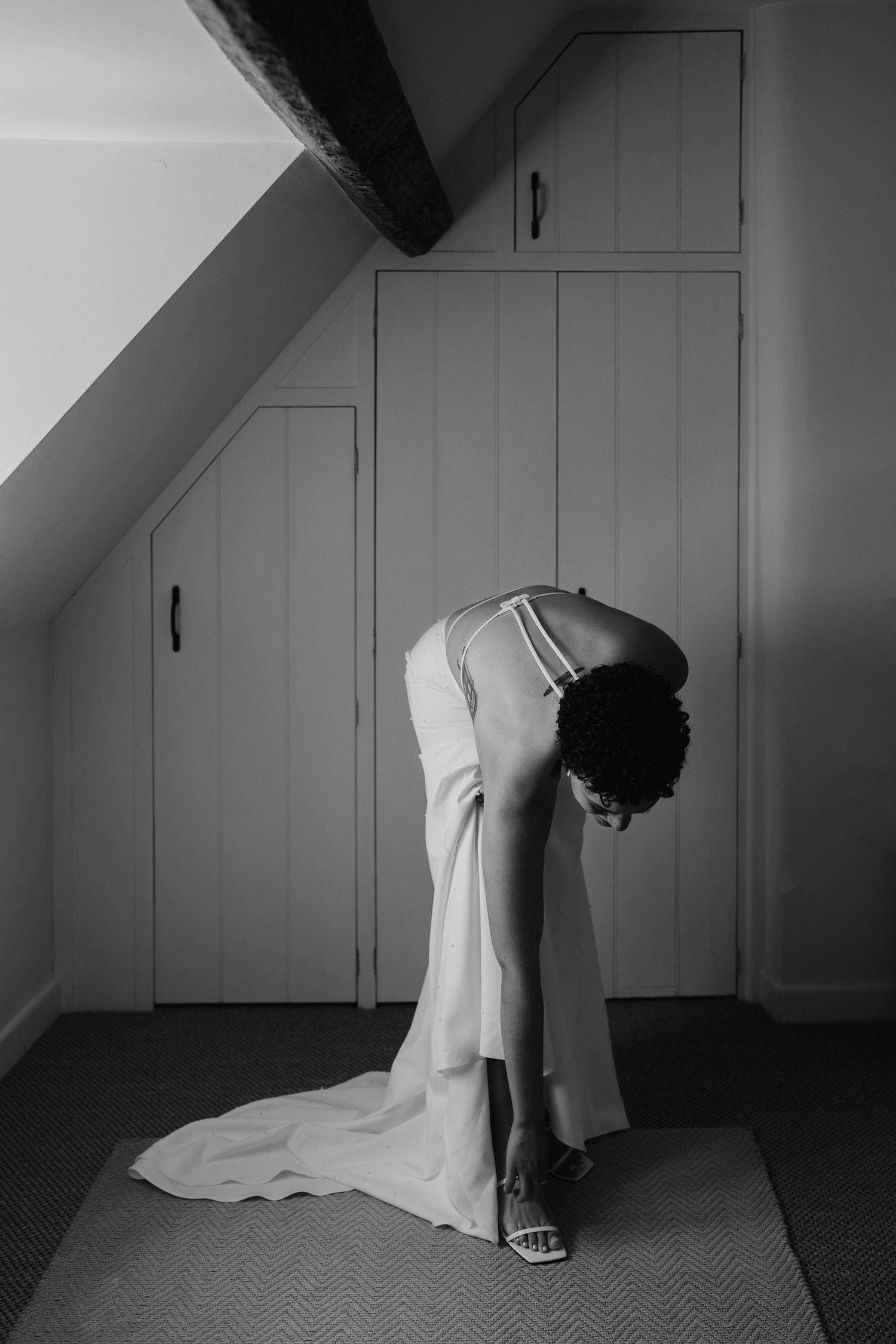 bride-getting-ready-old-gore-yardspace-events-wedding