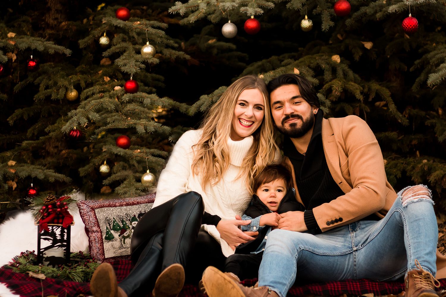 Love & Sunshine Photography: Winter family photos and Christmas Mini sessions in Calgary AB