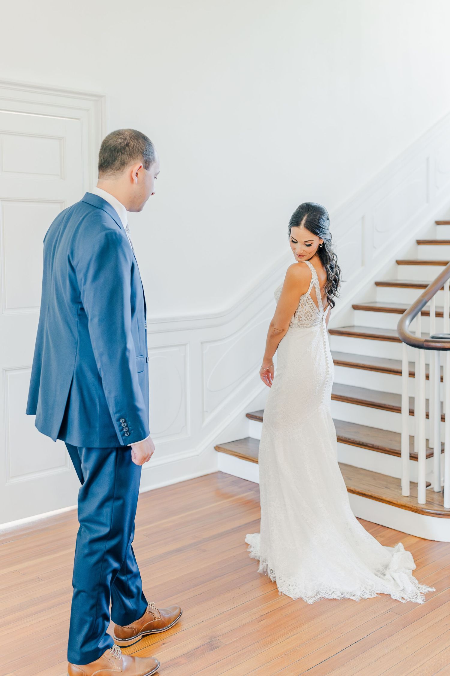 RUST MANOR HOUSE LEESBURG VIRGINIA WEDDING PICTURES BRIDE GROOM