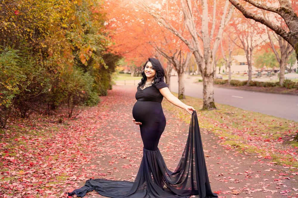 maternity lady black dress solo stylish photography - Jasmeet K Photography