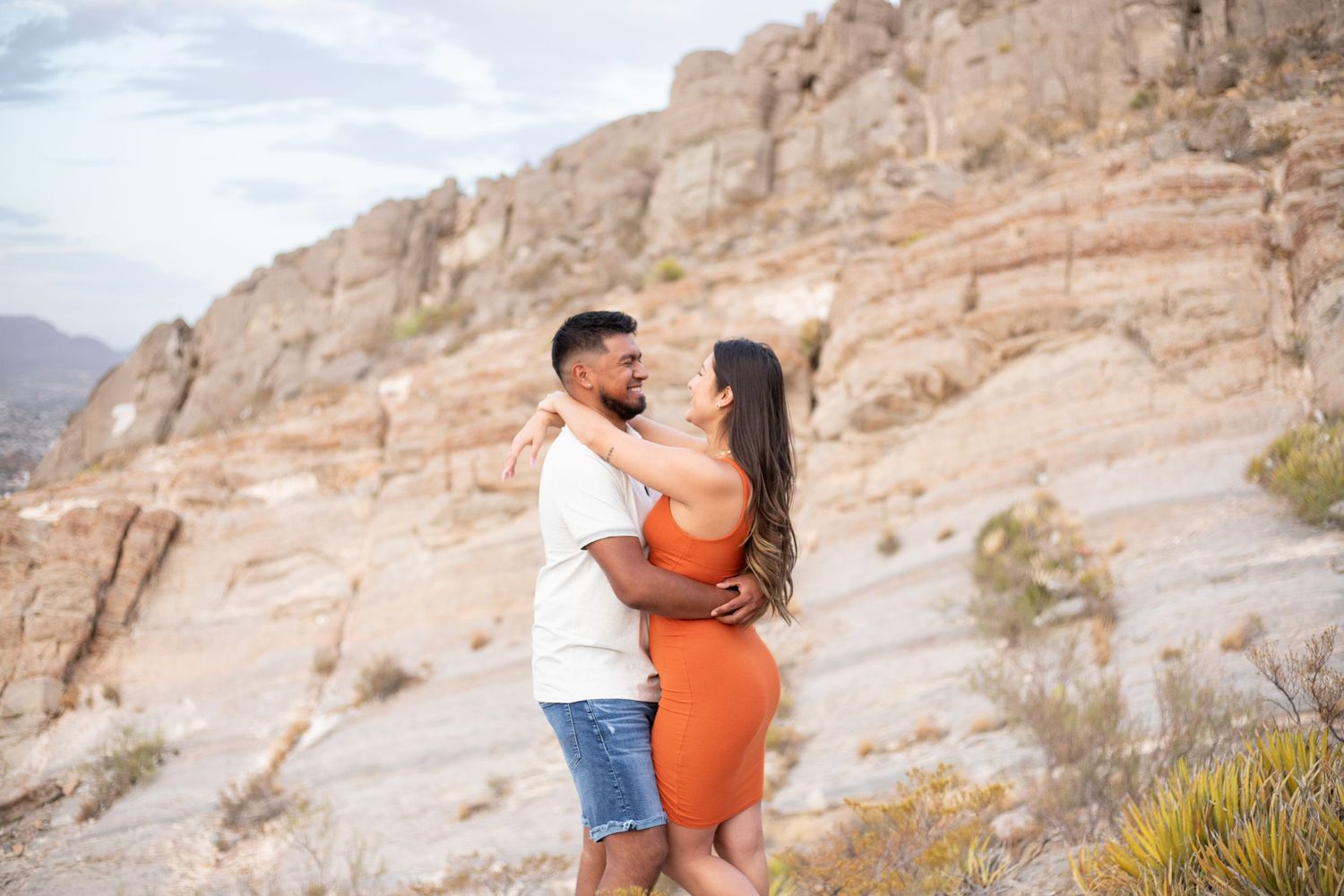 couple hugging in el paso
