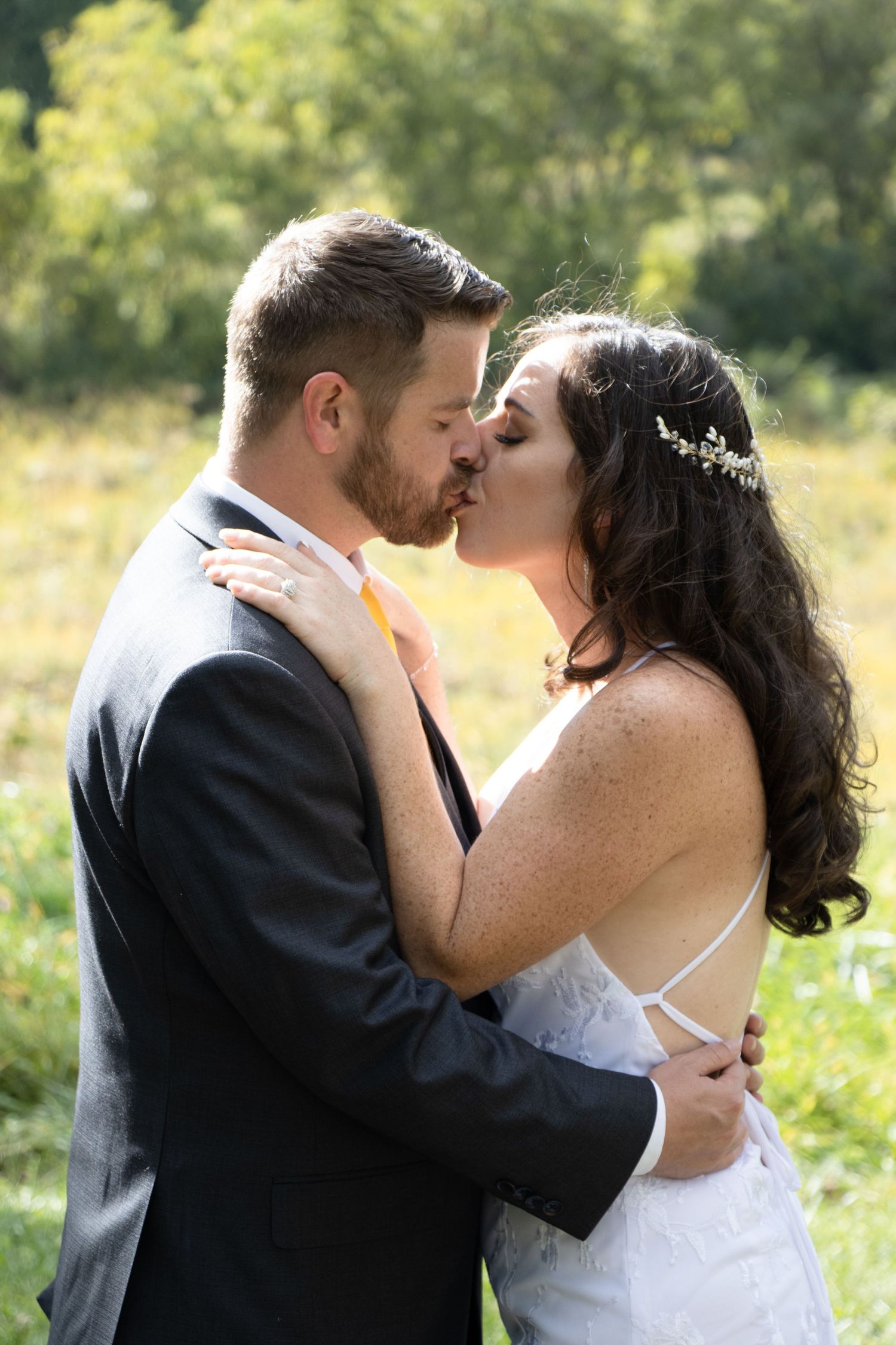 Wedding detail photos of rings engagement bridal photos cincinanti ohio travel photographer quality luxury attention to detail lifestyle