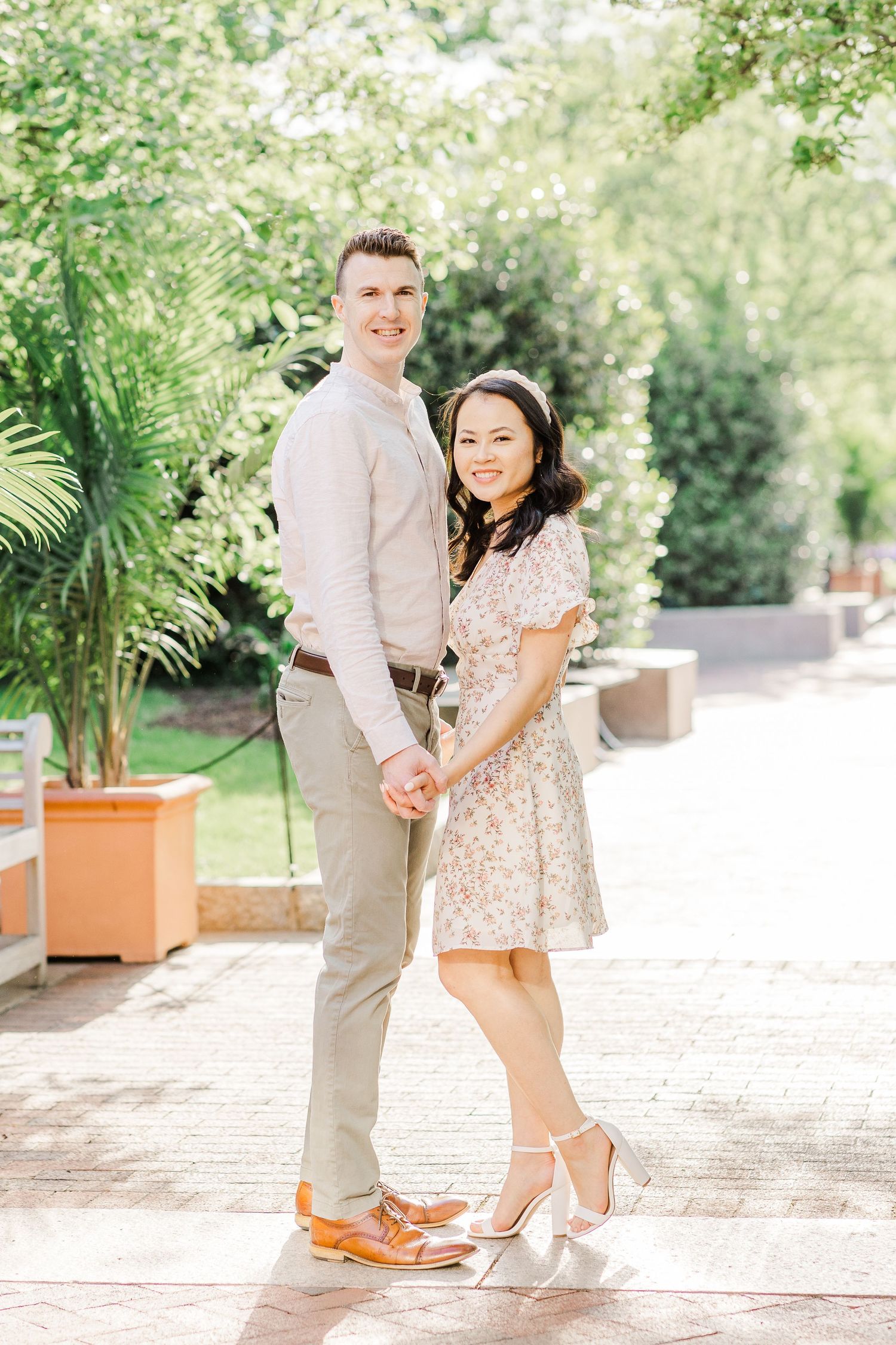 MOONGATE GARDEN WASHINGTON DC ENGAGEMENT PICTURES