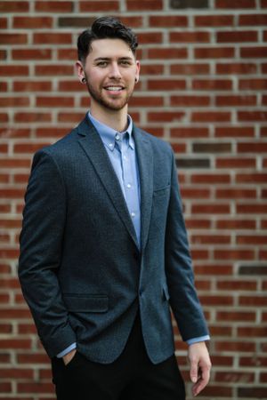 Men's 3/4 branding headshot of relator