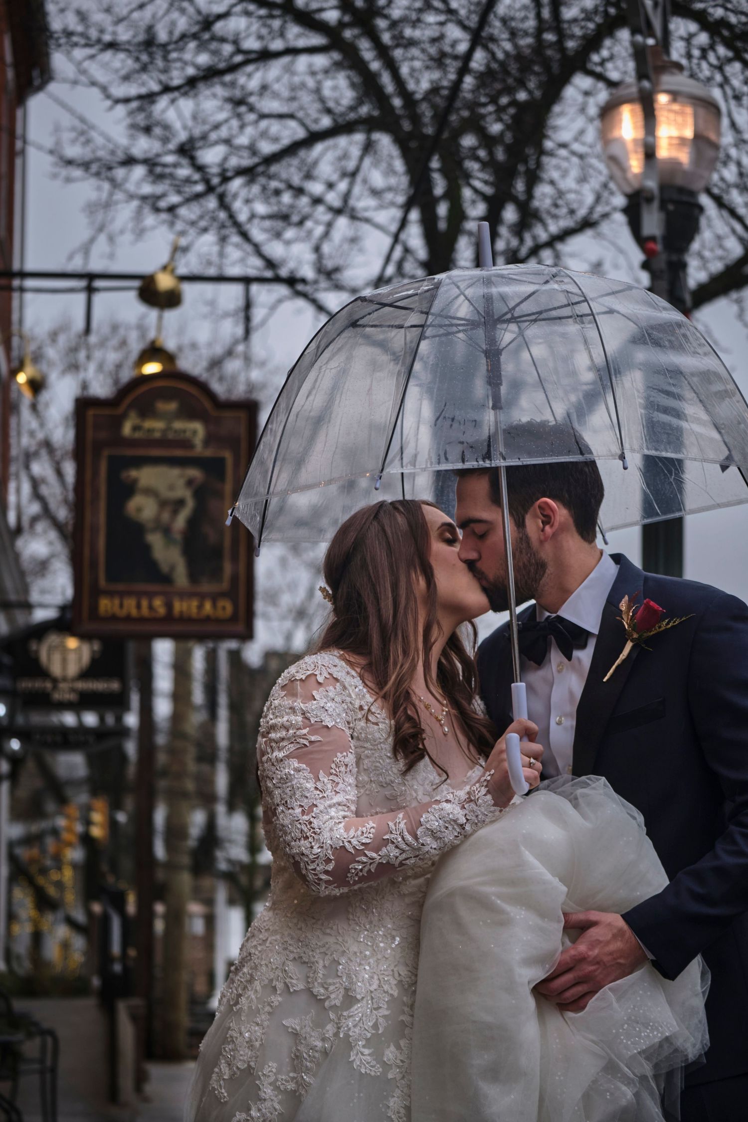 Wedding photography, Engagement photos, Wedding Dress, Rainy wedding,