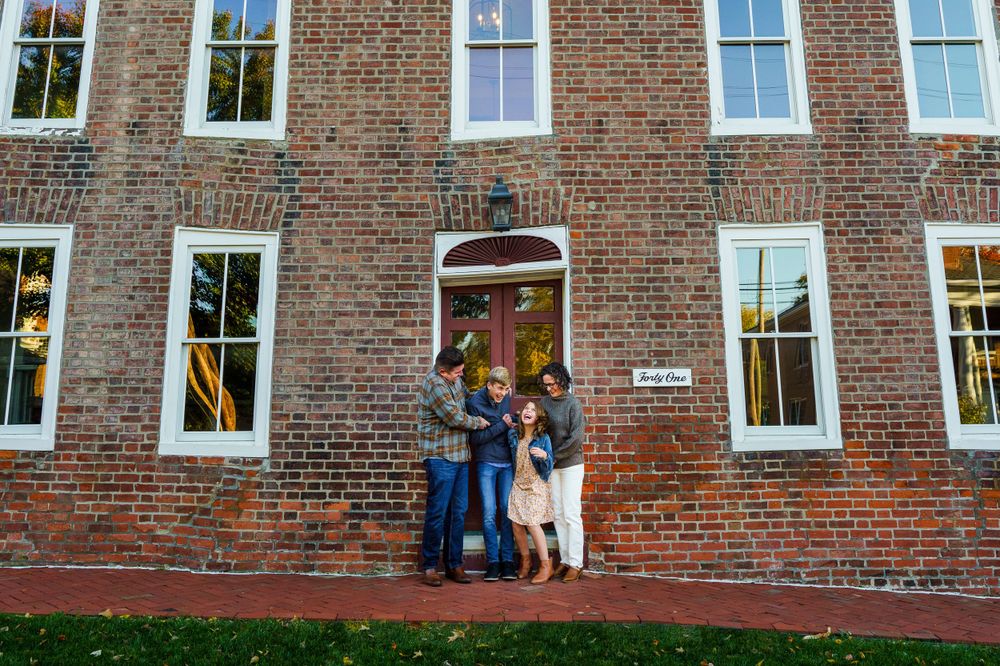 Family portrait of mom, dad, and two children in Worthington, Ohio, by Jamie Macey Photography