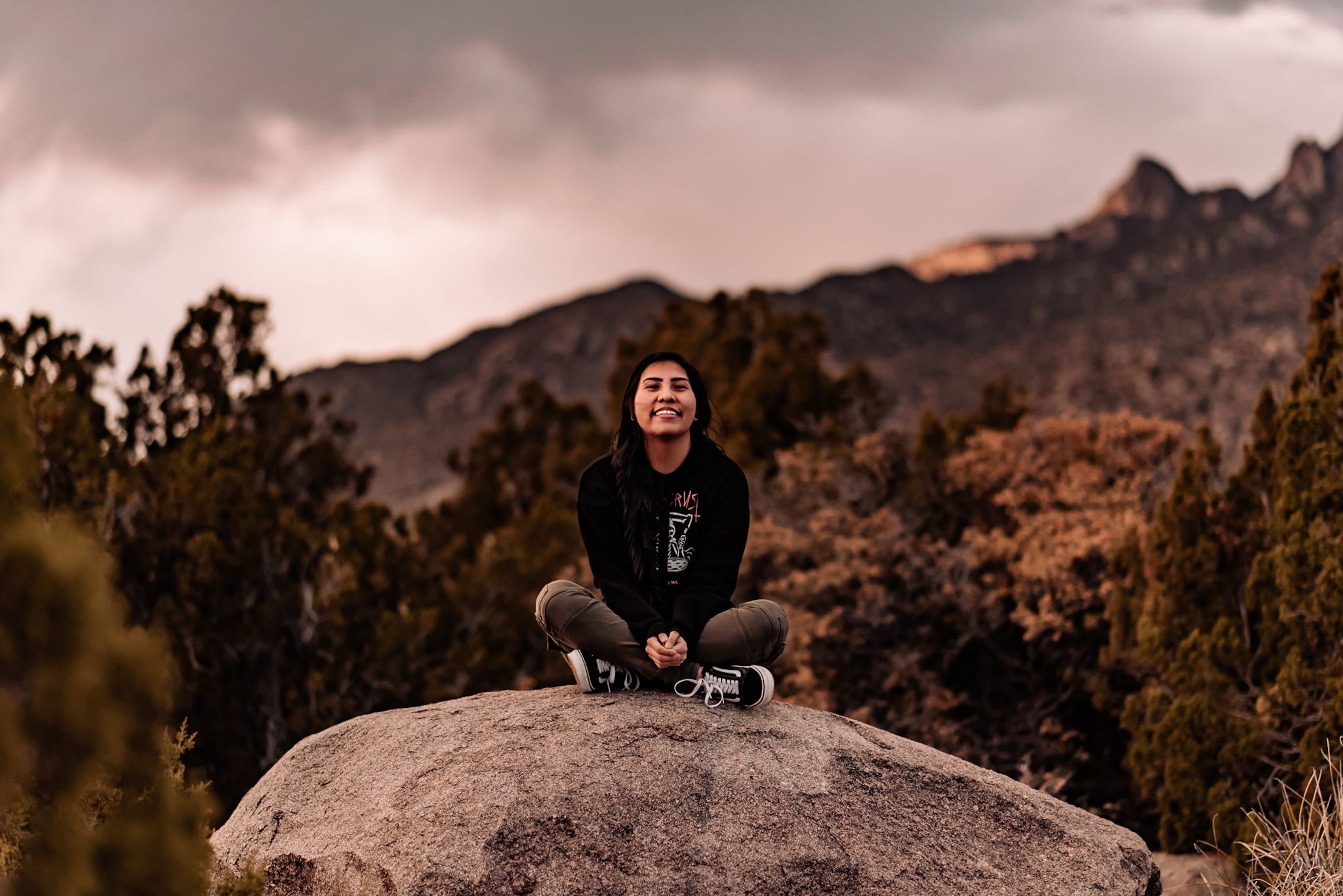 Class of 2024 senior graduation grad portrait pictures albuquerque abq nm New Mexico high school lobos poses college UNM