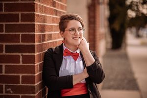 Class of 2024 senior graduation grad portrait pictures albuquerque abq nm New Mexico high school lobos poses college UNM