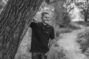 Class of 2024 senior graduation photo portrait pictures albuquerque abq nm New Mexico high school college UNM Bernalillo