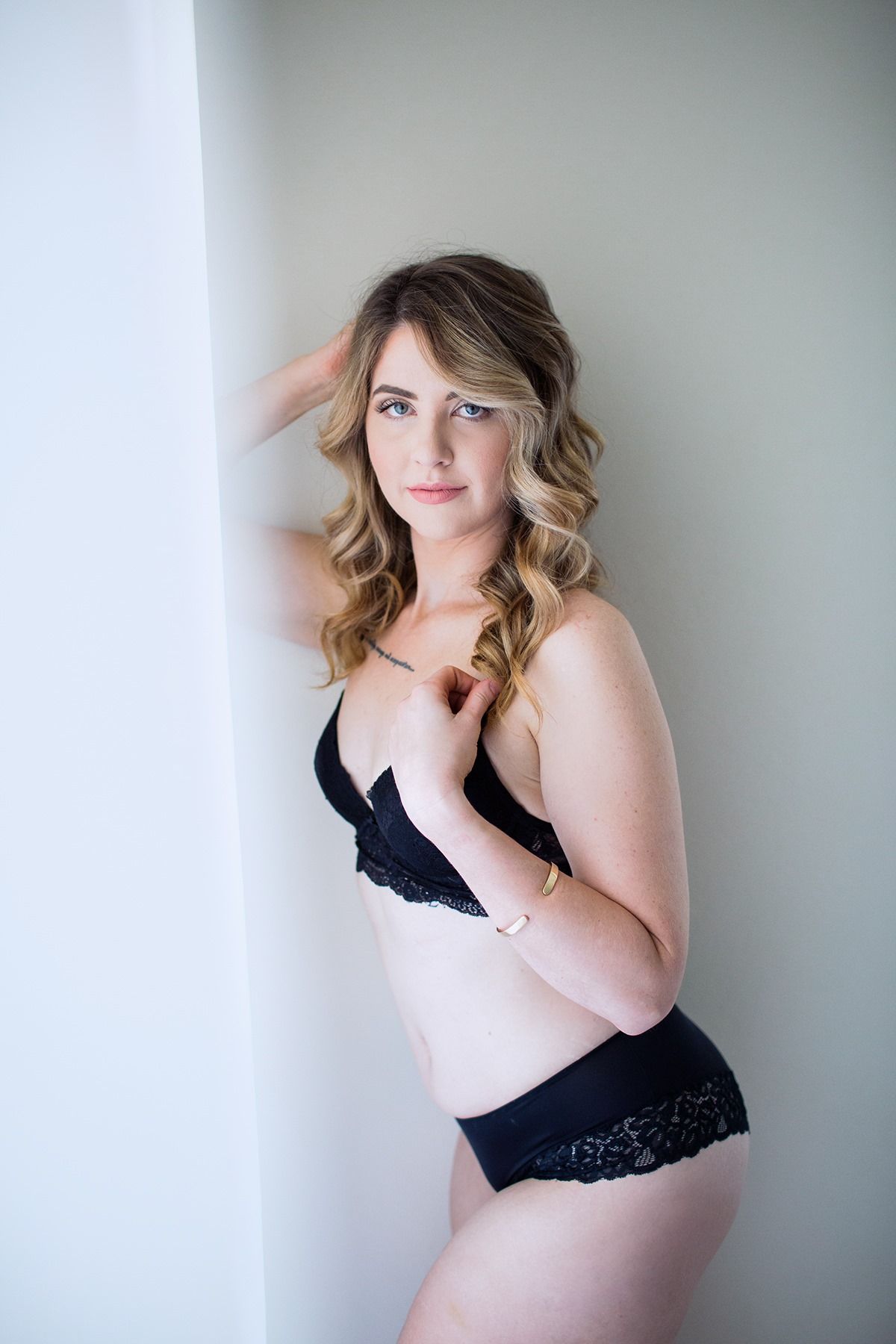 Minimal styling, boudoir session