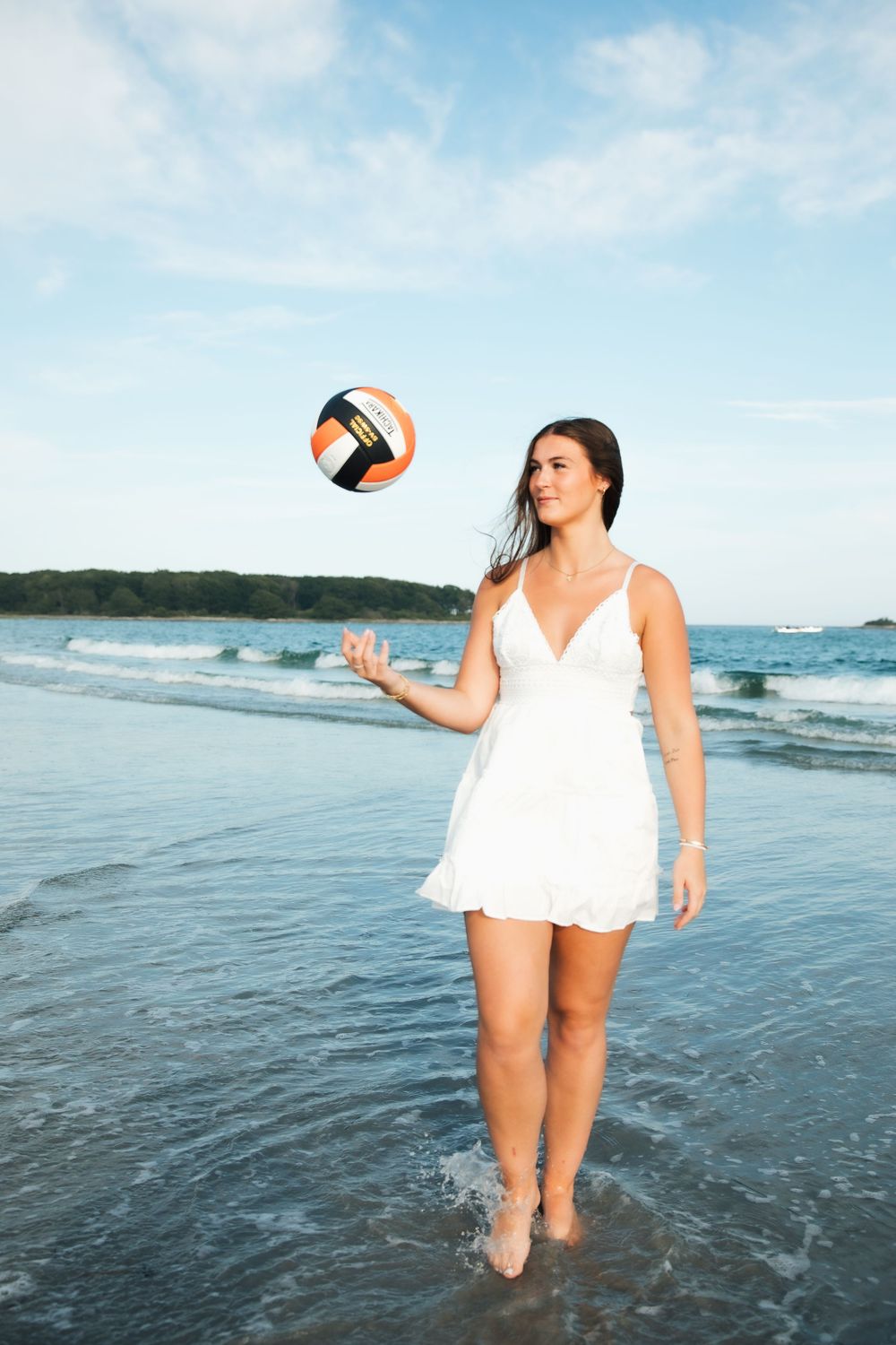 senior photo, senior photography. Kennebunkport, ME. Goose Rocks Beach Maine. volleyball