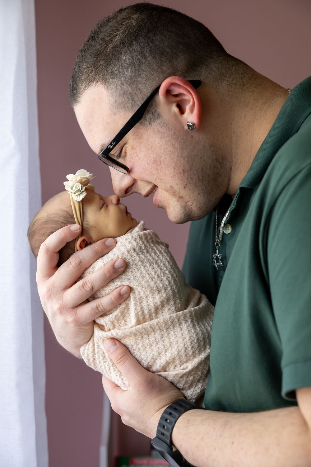 newborn photographer near St. Louis Saint Charles Chesterfield Kirkwood Webster Groves Des Peres