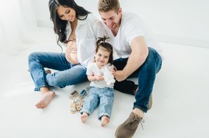 Studio maternity photographer in Centennial Colorado. Colorado maternity photographer in studio and outdoors. Family and maternity photos