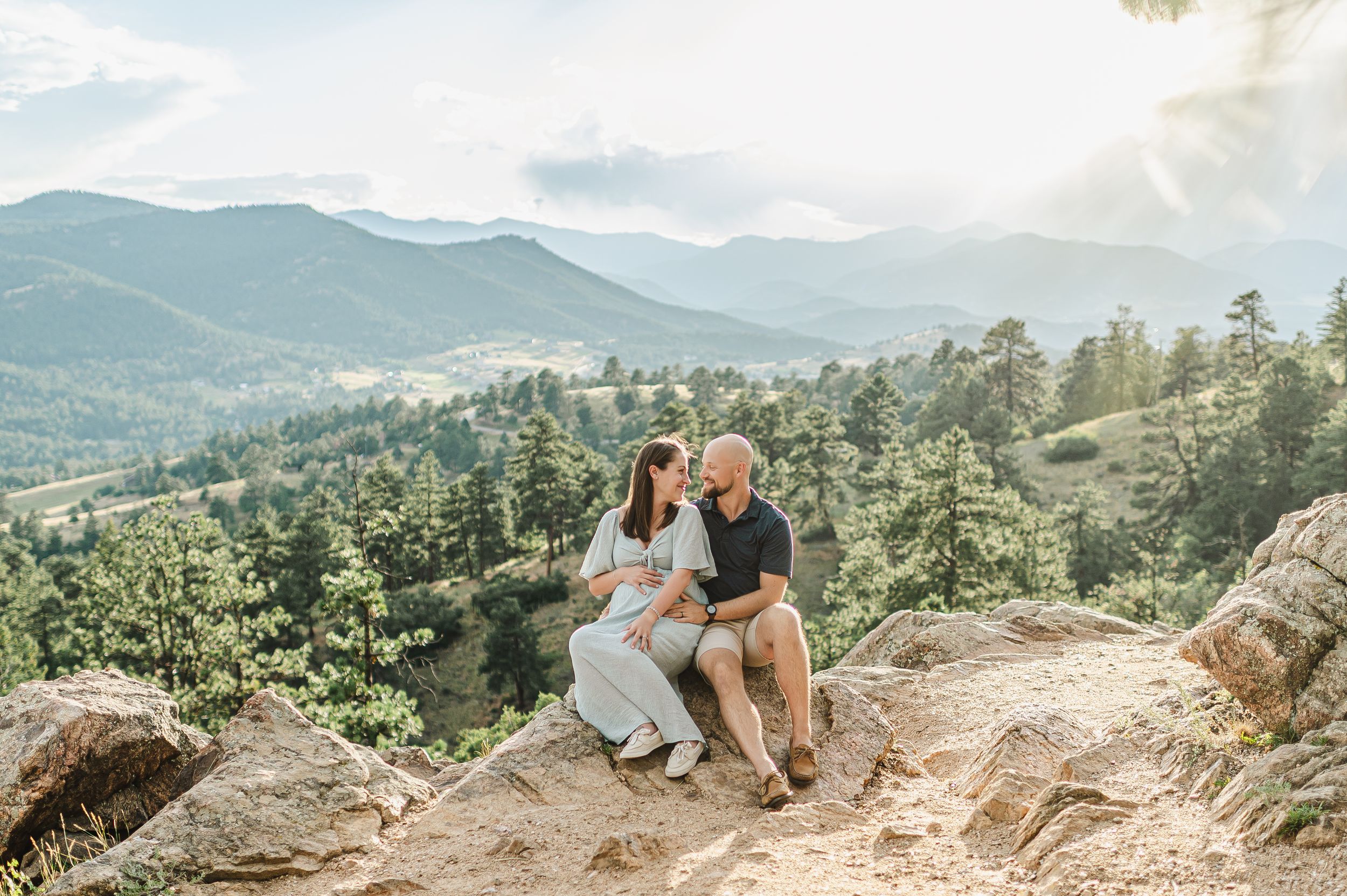 Colorado maternity photographer in Morrison. Mountain maternity photo shoot in Colorado. Colorado maternity photo shoot in the mountains.