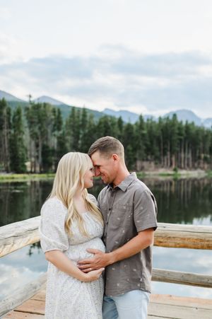 Rocky Mountain National Park photographer for maternity and family photo session. Maternity and Family photographer in Estes Park Colorado
