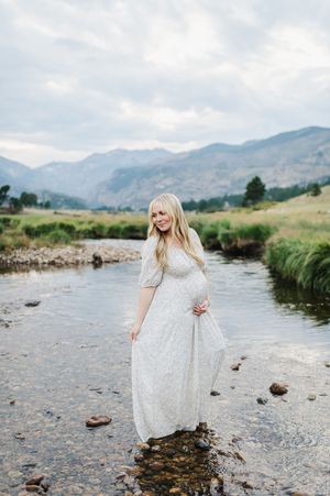 Rocky Mountain National Park photographer for maternity and family photo session. Maternity and Family photographer in Estes Park Colorado
