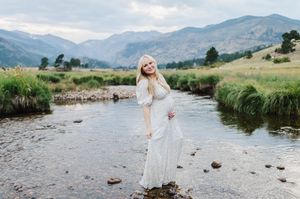 Rocky Mountain National Park photographer for maternity and family photo session. Maternity and Family photographer in Estes Park Colorado