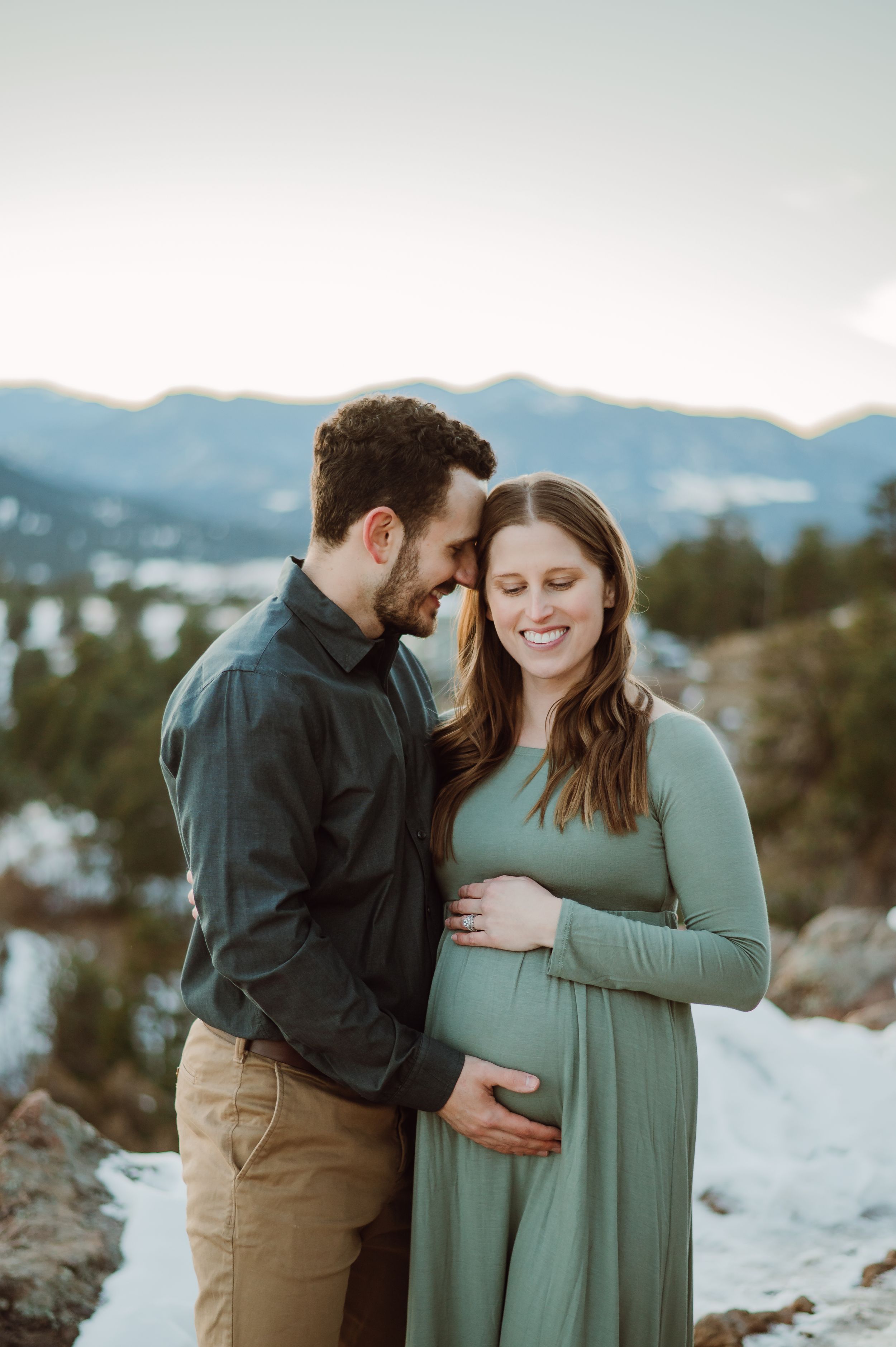 Winter Maternity photo session in the mountains of Colorado. Denver Colorado photographer for maternity, newborn, baby milestones & Family