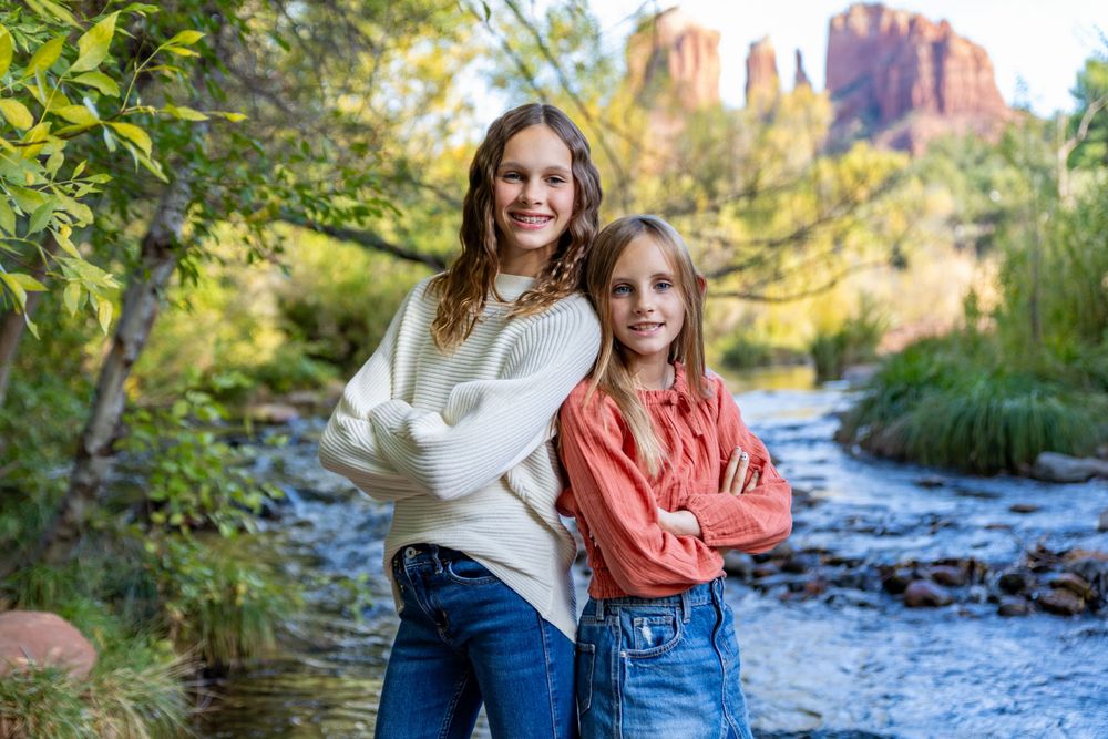 sedona, red rocks, creek, northern arizona, family, girls, portrait photographer