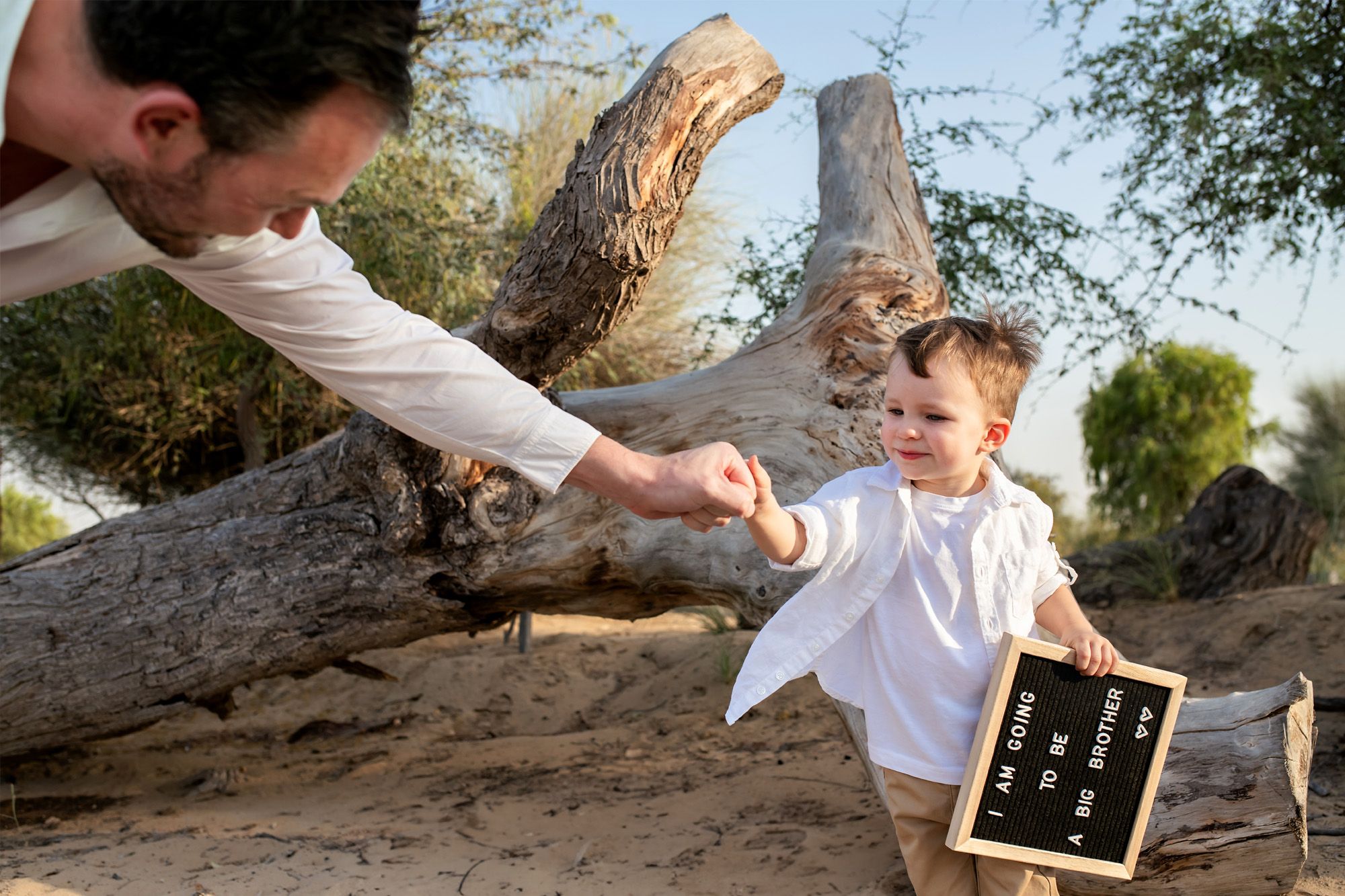 pregnancy announcement dubai photoshoot