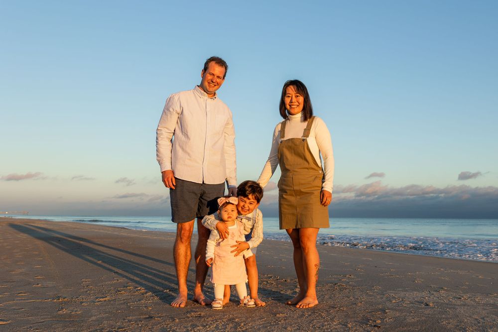 beach family photos by senior photographer Samantha Ann photo photography studio in swansboro near Emerald Isle nc, Hubert, and Beaufort.