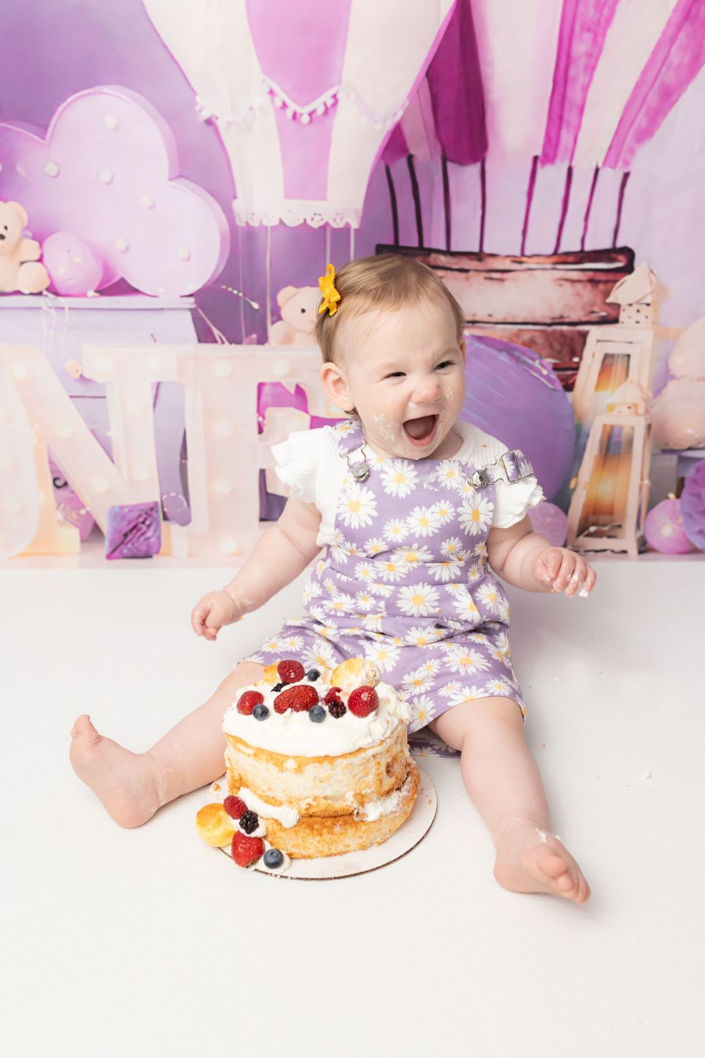 newborn cake smash photographer Samantha Ann photography birthday photos studio Swansboro near hubert and Jacksonville