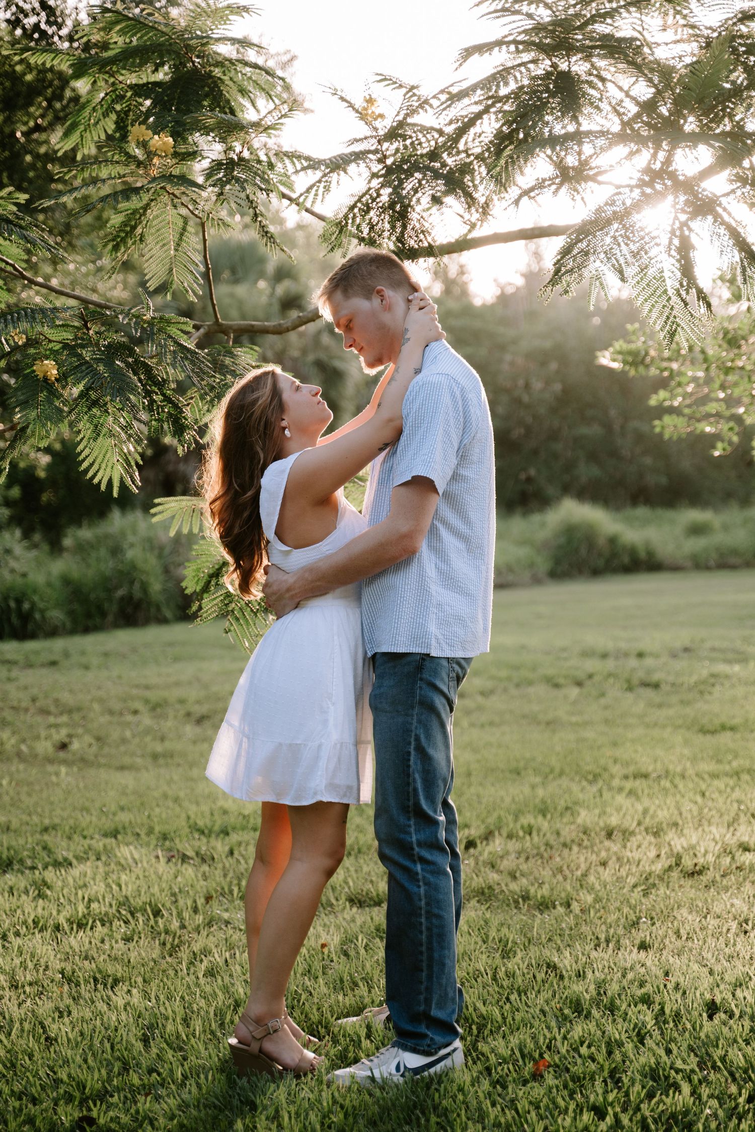 Engagement session in the Florida parks