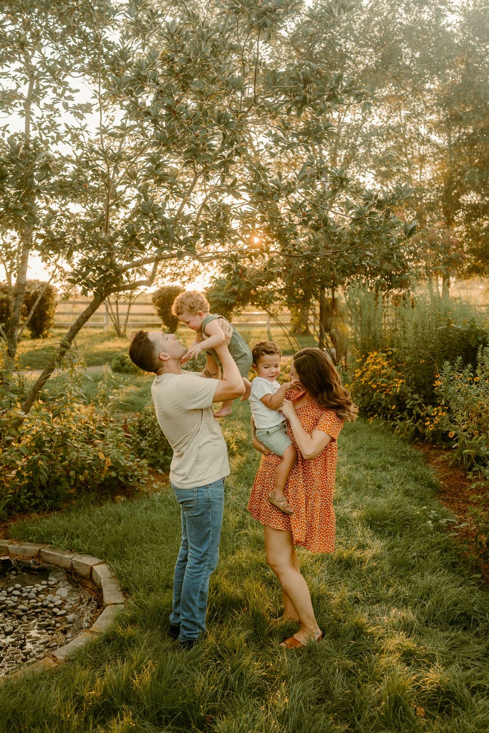 Family photos at Valor Hall conference and event center Oak Grove Kentucky Photo by Disney Magic Photography Clarksville, TN.