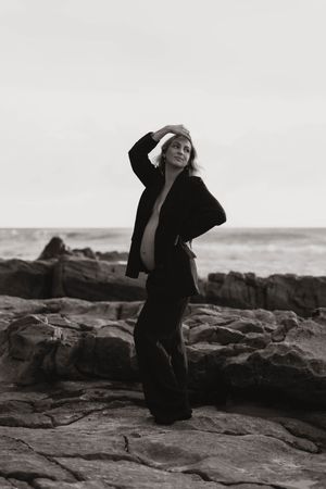 central coast maternity photographer capturing pregnancy