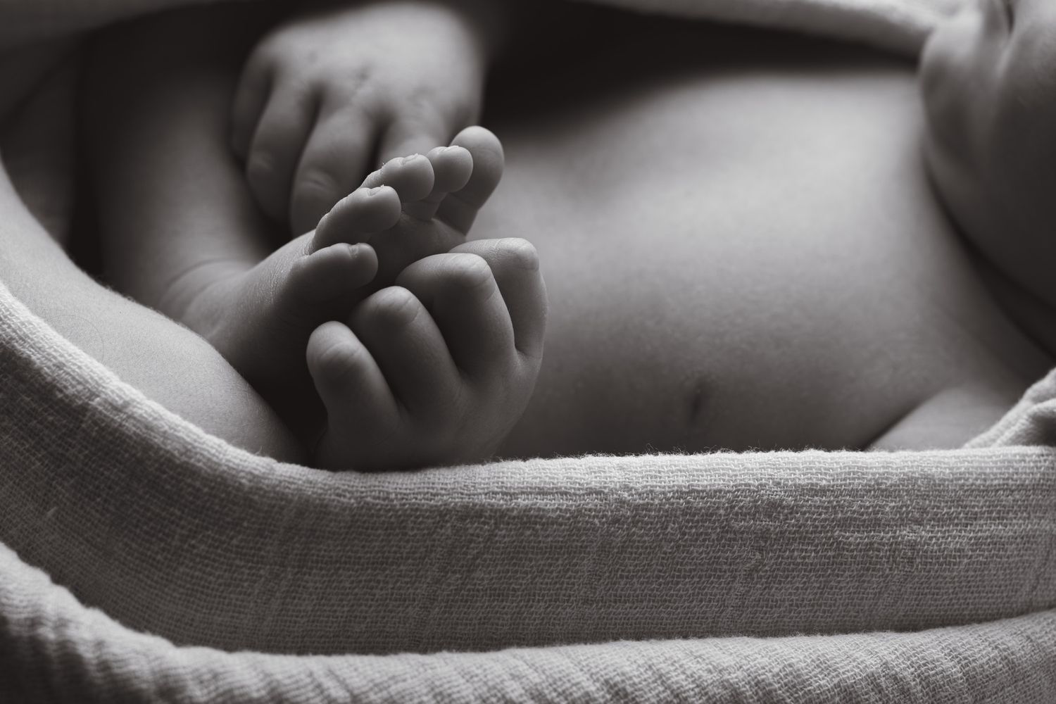 Newborn Photography with real textures and details