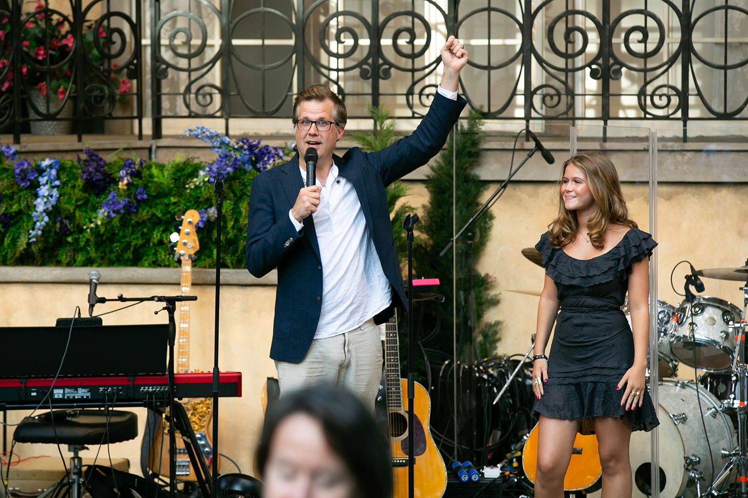 Musikalkväll på Vallarnas Friluftsteater i Falkenberg med Peter Johansson och Emmi Christensson. Fotograf Rebecca Nordin. Nippe Ankarblom.