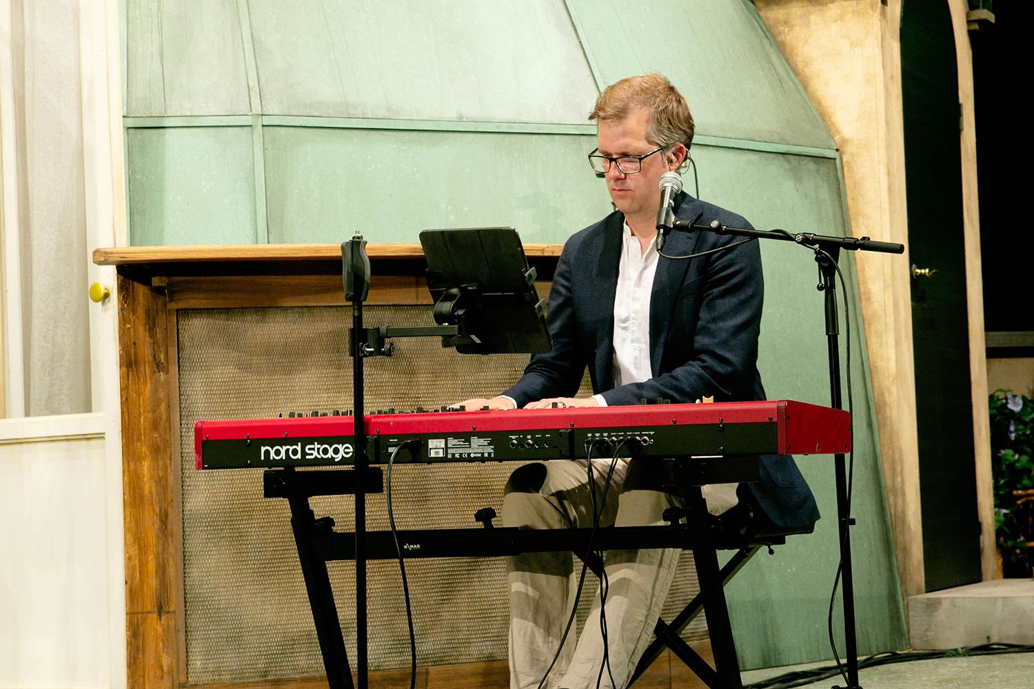 Musikalkväll på Vallarnas Friluftsteater i Falkenberg med Peter Johansson och Emmi Christensson. Fotograf Rebecca Nordin. Nippe Ankarblom.