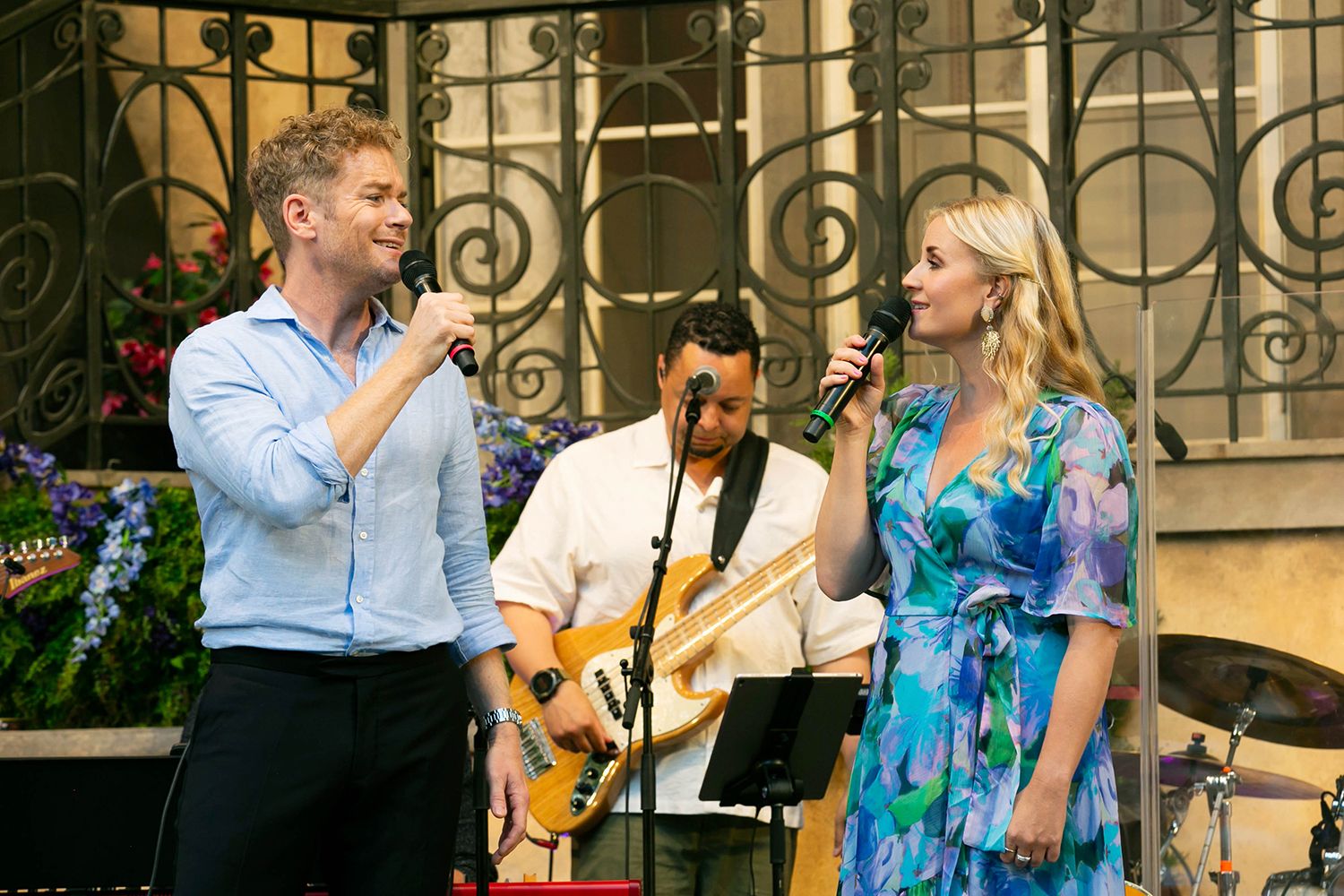 Musikalkväll på Vallarnas Friluftsteater i Falkenberg med Peter Johansson och Emmi Christensson. Fotograf Rebecca Nordin.