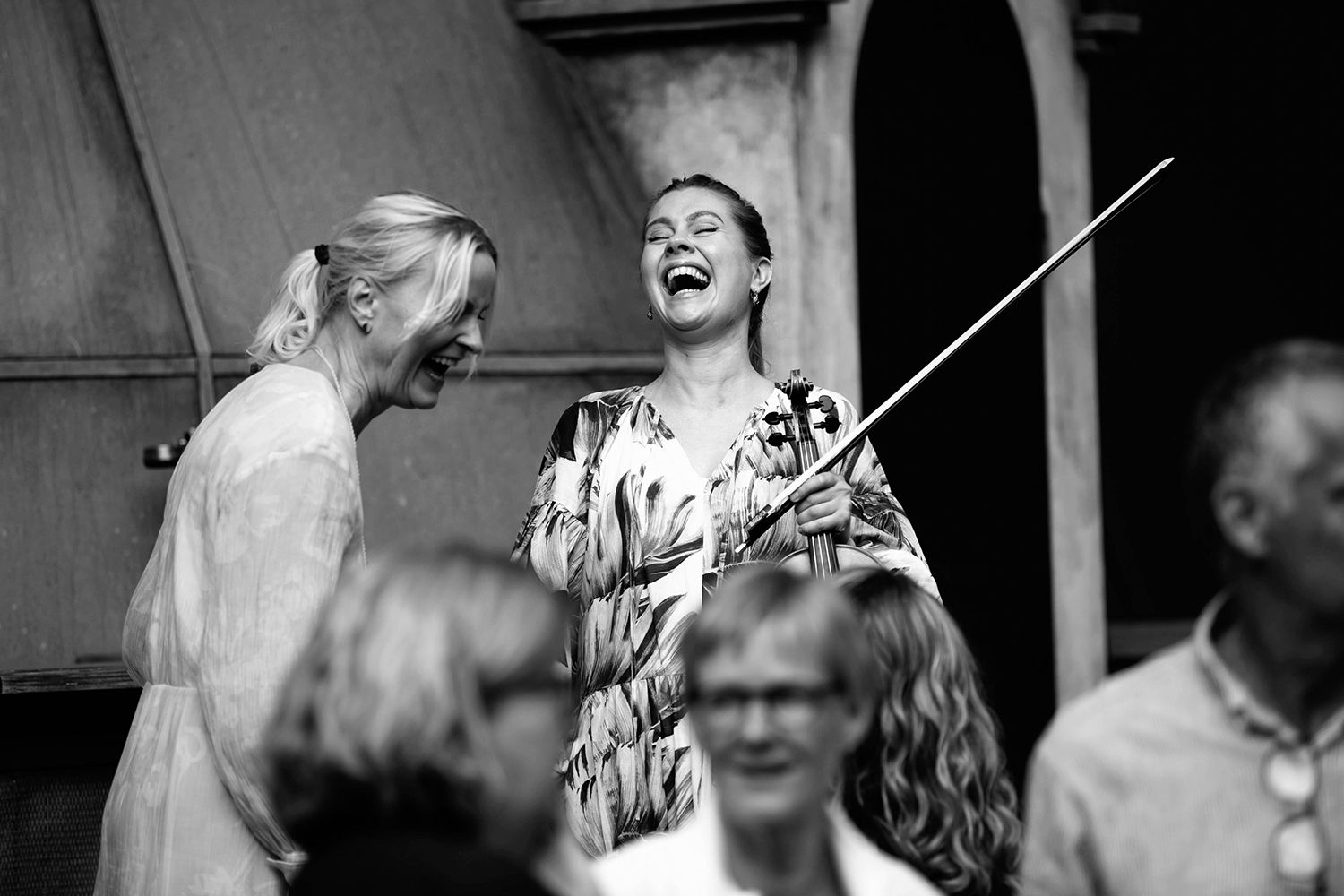 Musikalkväll på Vallarnas Friluftsteater i Falkenberg med Peter Johansson och Emmi Christensson. Fotograf Rebecca Nordin.