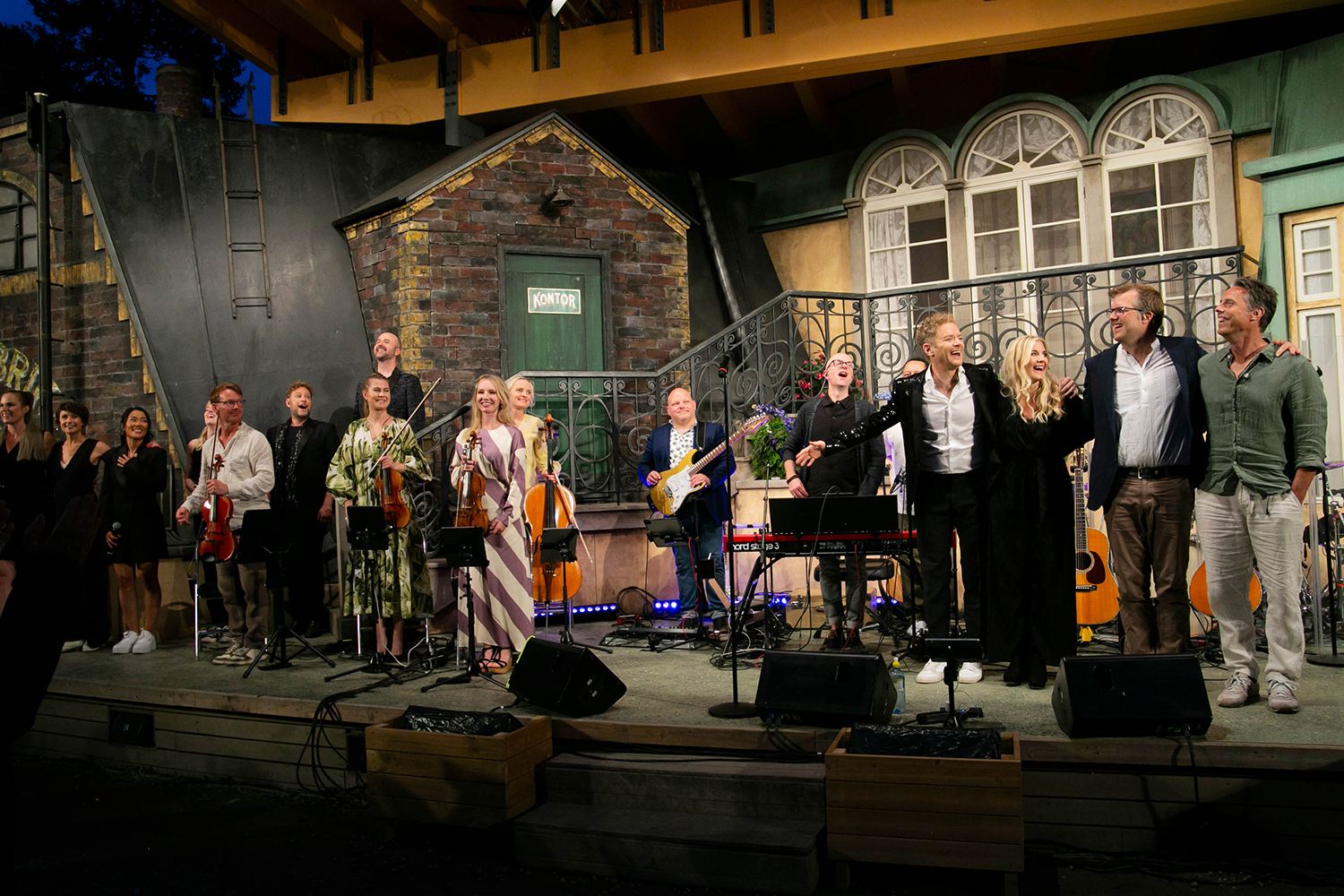 Musikalkväll på Vallarnas Friluftsteater i Falkenberg med Peter Johansson och Emmi Christensson. Fotograf Rebecca Nordin.