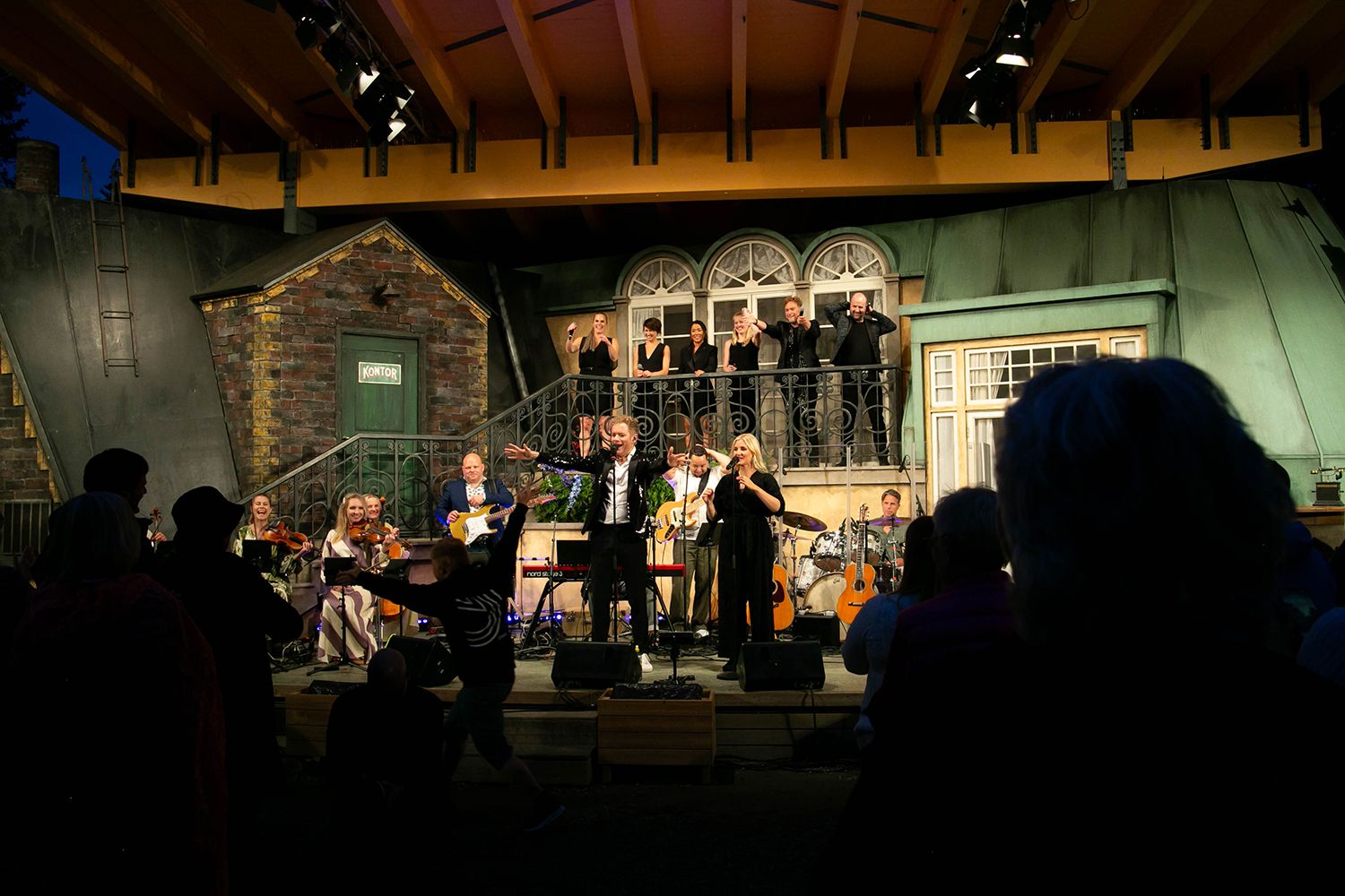 Musikalkväll på Vallarnas Friluftsteater i Falkenberg med Peter Johansson och Emmi Christensson. Fotograf Rebecca Nordin.