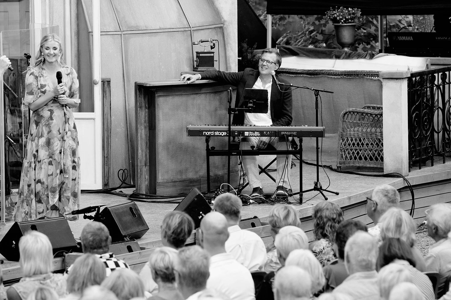 Musikalkväll på Vallarnas Friluftsteater i Falkenberg med Peter Johansson och Emmi Christensson. Fotograf Rebecca Nordin.